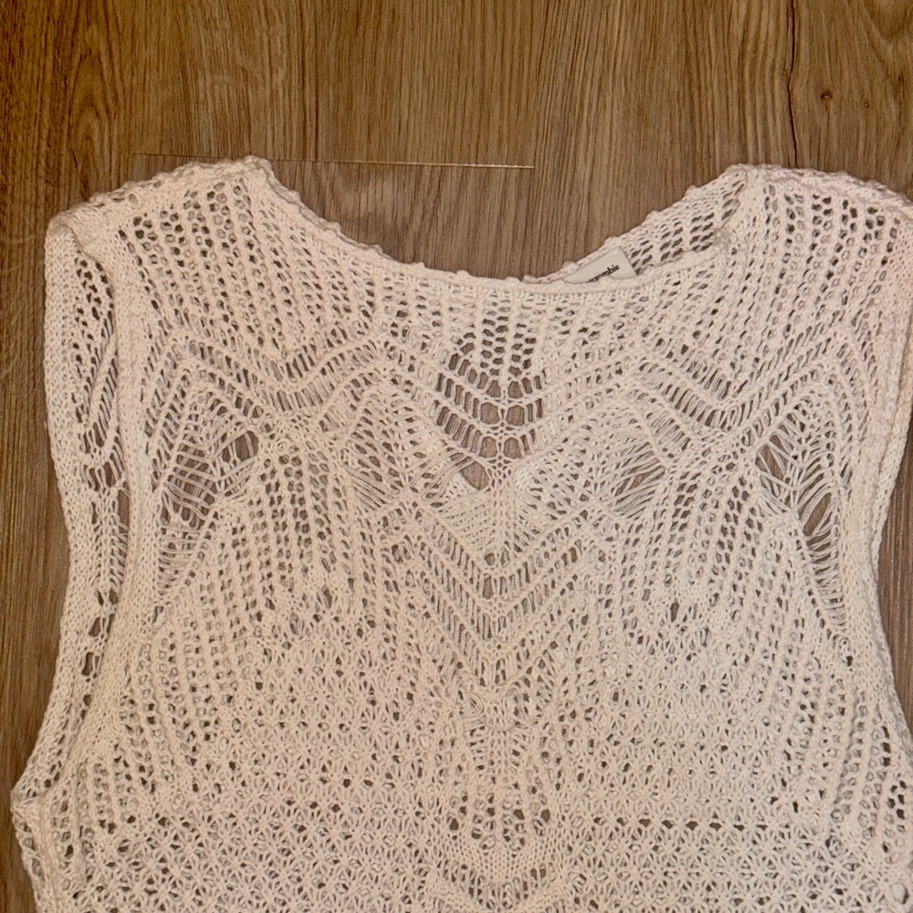 Abercrombie Crochet Tank in cream- Size Medium - Picture 6 of 7
